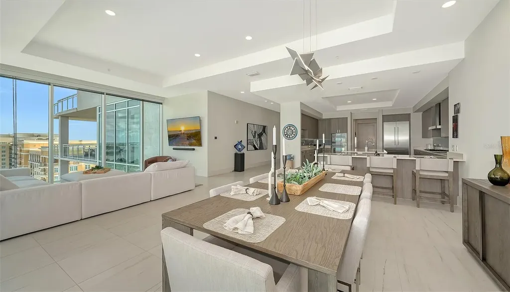 540 N Tamiami Trail Sarasota FL 34236