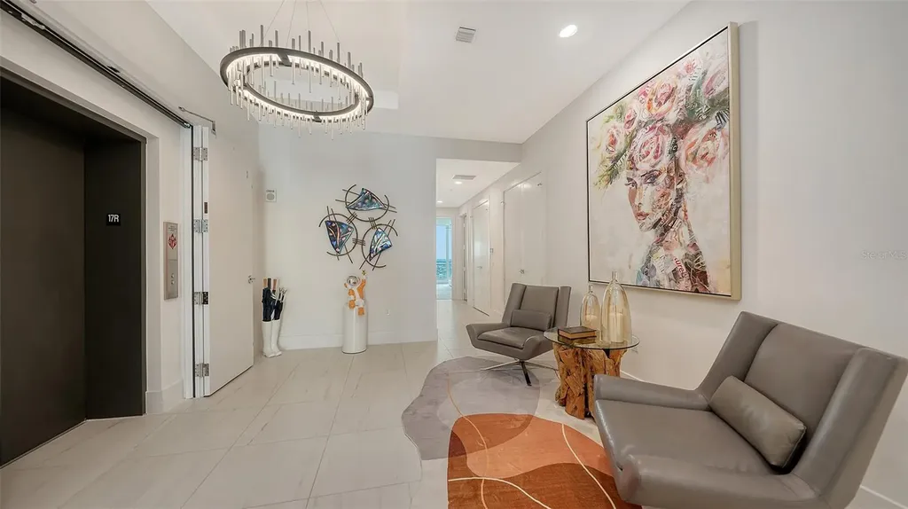 540 N Tamiami Trail Sarasota FL 34236