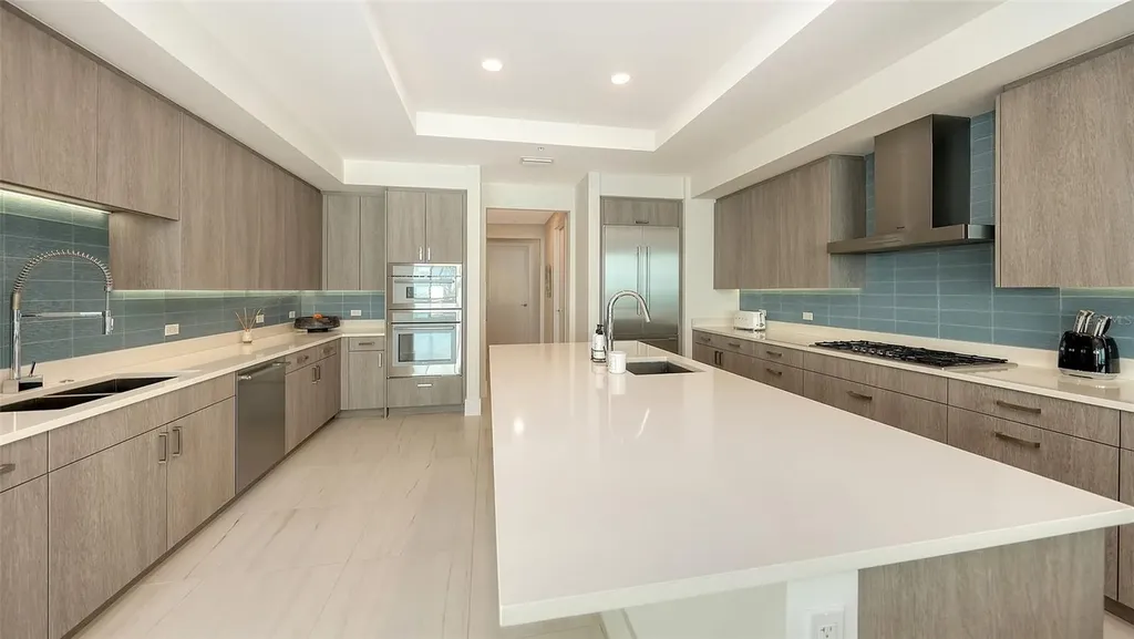 540 N Tamiami Trail Sarasota FL 34236