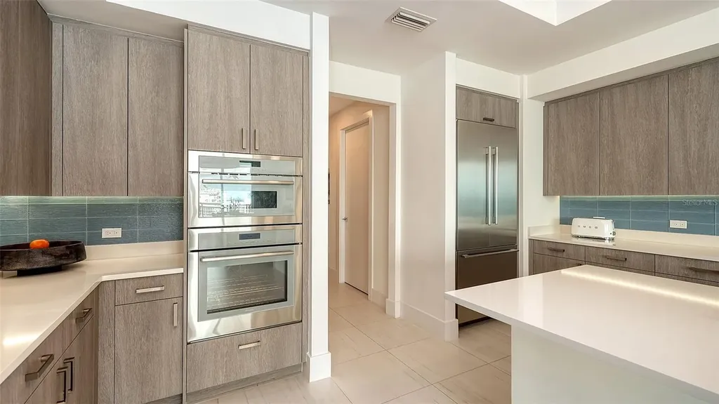 540 N Tamiami Trail Sarasota FL 34236