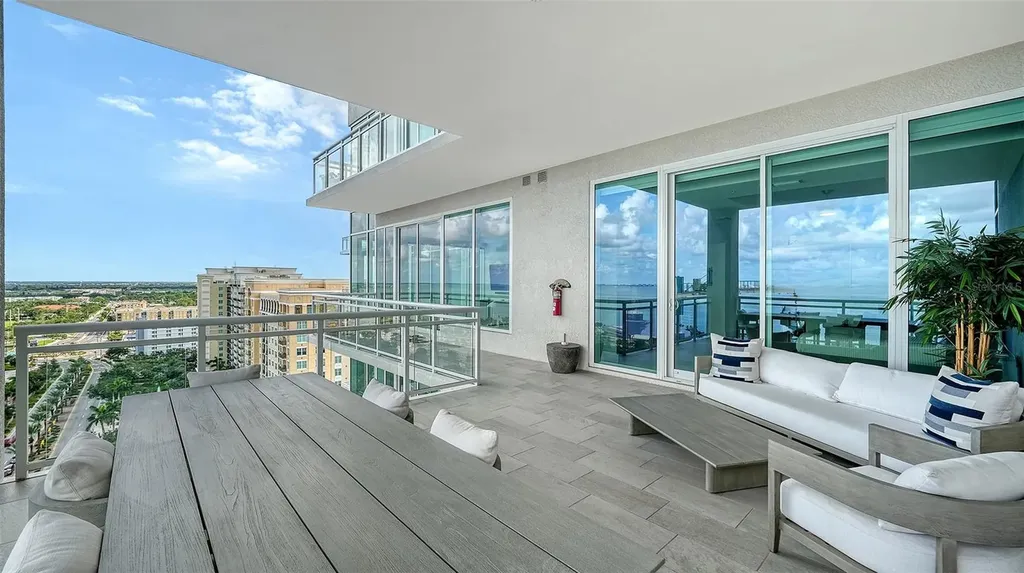 540 N Tamiami Trail Sarasota FL 34236