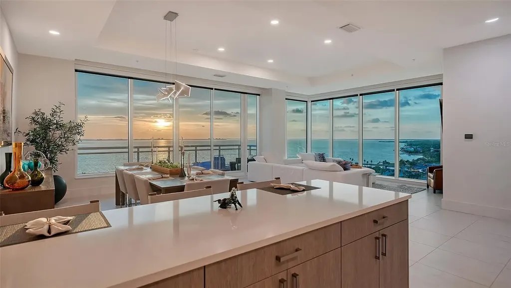 540 N Tamiami Trail Sarasota FL 34236