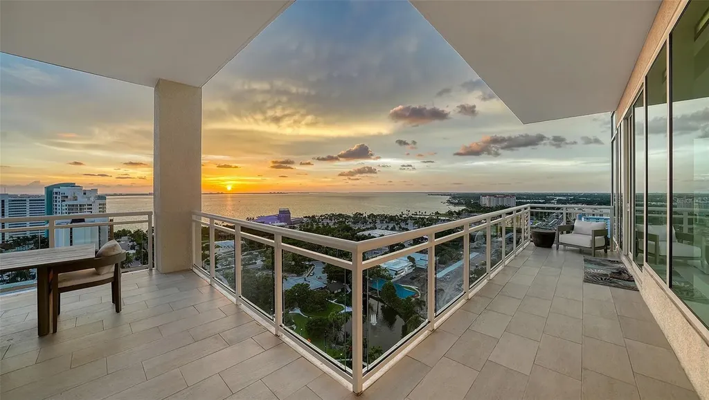 540 N Tamiami Trail Sarasota FL 34236