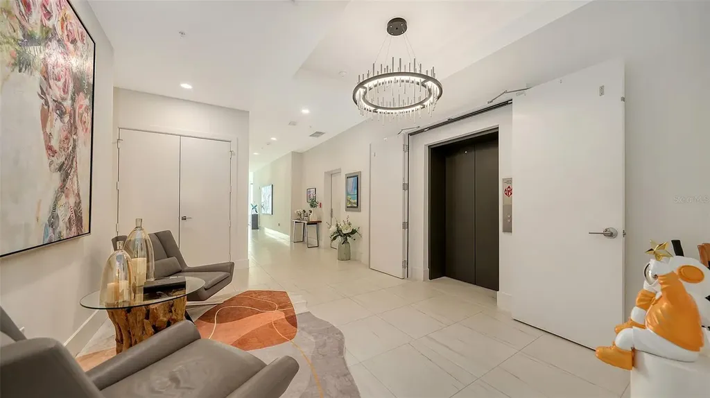 540 N Tamiami Trail Sarasota FL 34236