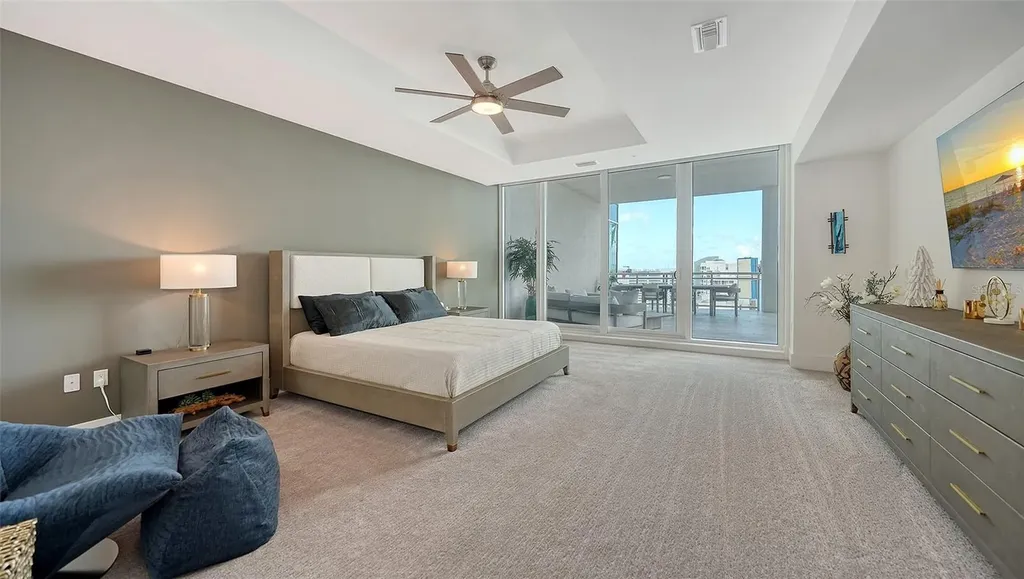 540 N Tamiami Trail Sarasota FL 34236