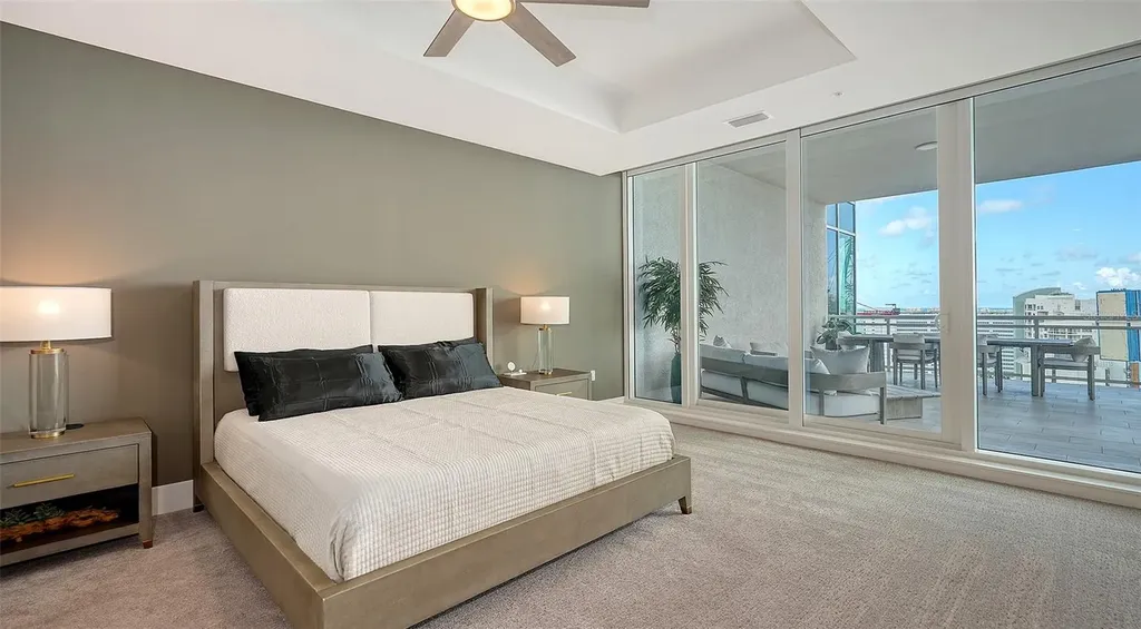 540 N Tamiami Trail Sarasota FL 34236