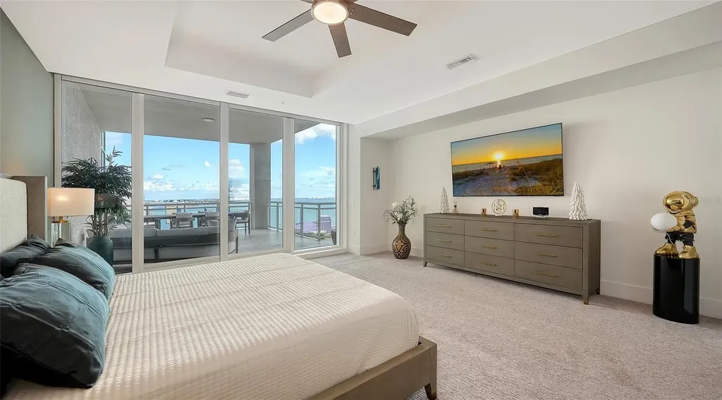 540 N Tamiami Trail Sarasota FL 34236