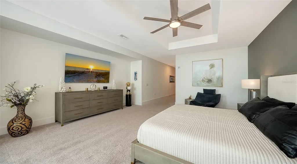 540 N Tamiami Trail Sarasota FL 34236