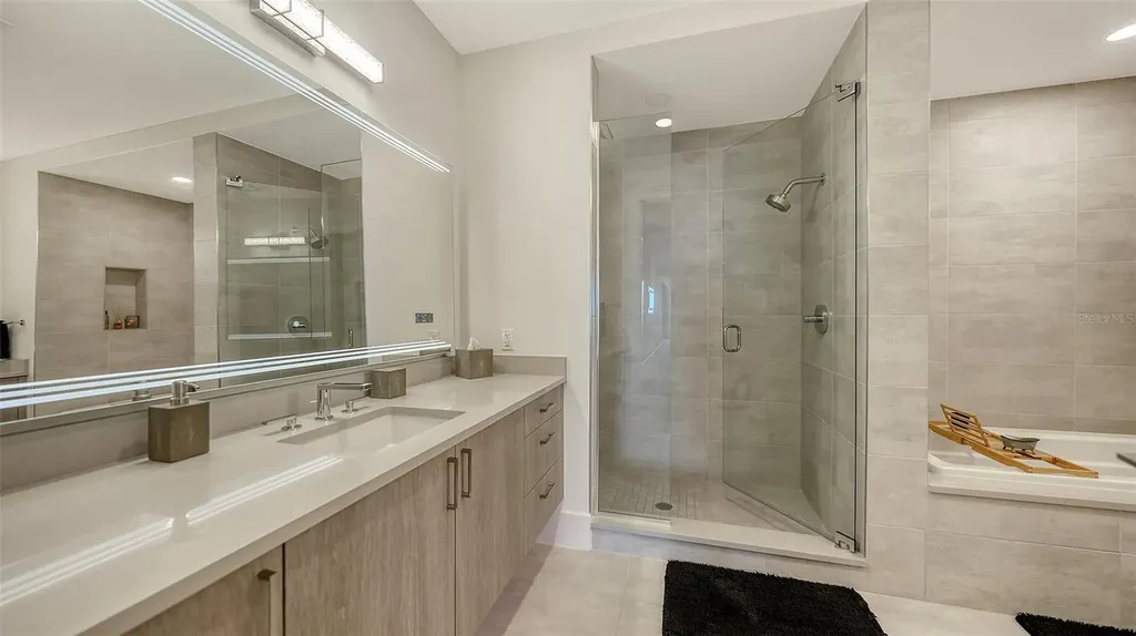 540 N Tamiami Trail Sarasota FL 34236