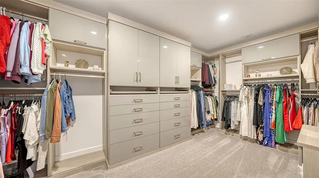 540 N Tamiami Trail Sarasota FL 34236