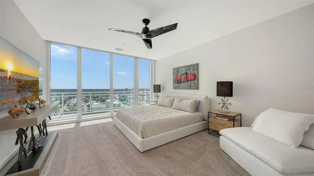 540 N Tamiami Trail Sarasota FL 34236