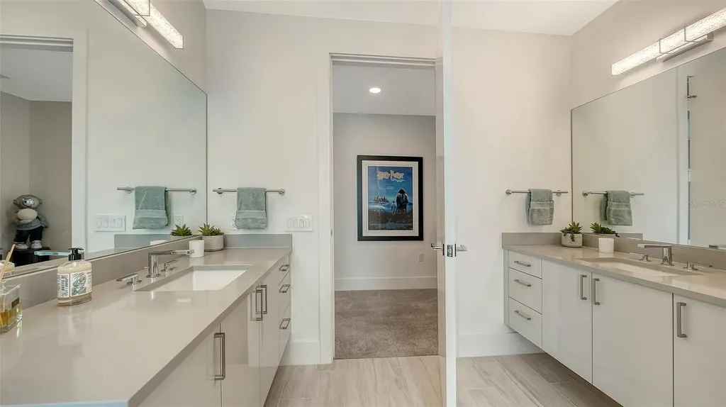 540 N Tamiami Trail Sarasota FL 34236