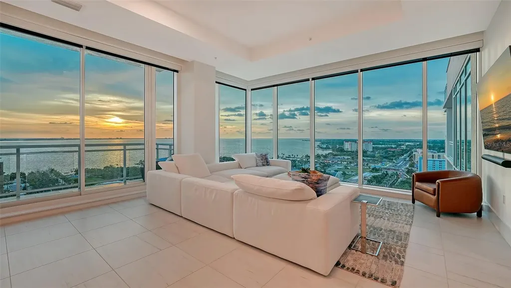 540 N Tamiami Trail Sarasota FL 34236