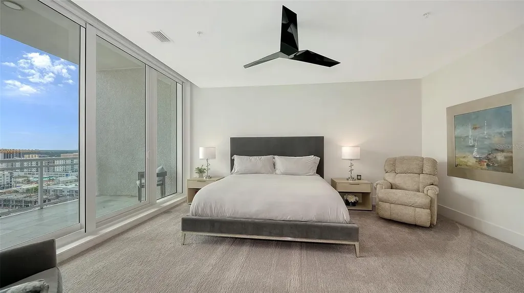 540 N Tamiami Trail Sarasota FL 34236