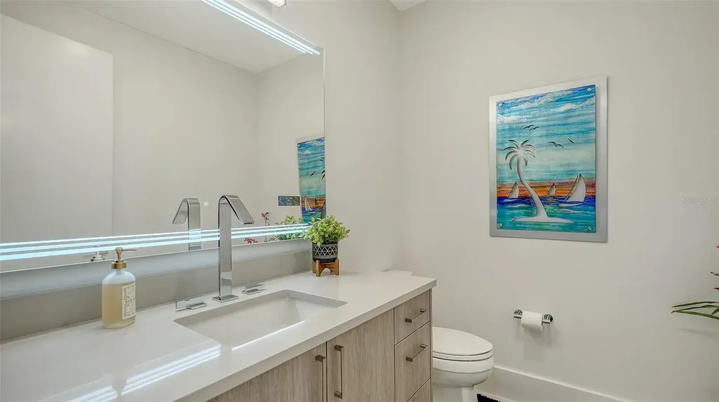 540 N Tamiami Trail Sarasota FL 34236