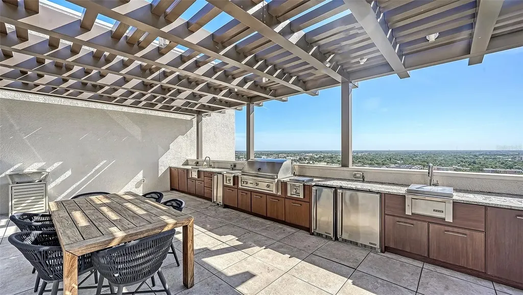 540 N Tamiami Trail Sarasota FL 34236