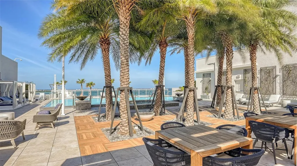 540 N Tamiami Trail Sarasota FL 34236