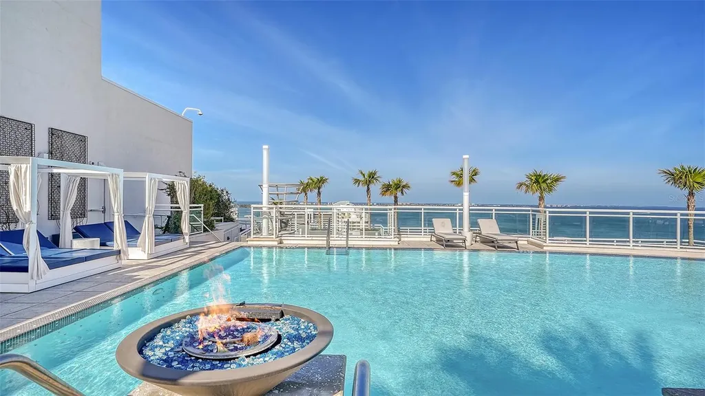 540 N Tamiami Trail Sarasota FL 34236