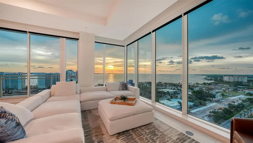 540 N Tamiami Trail Sarasota FL 34236