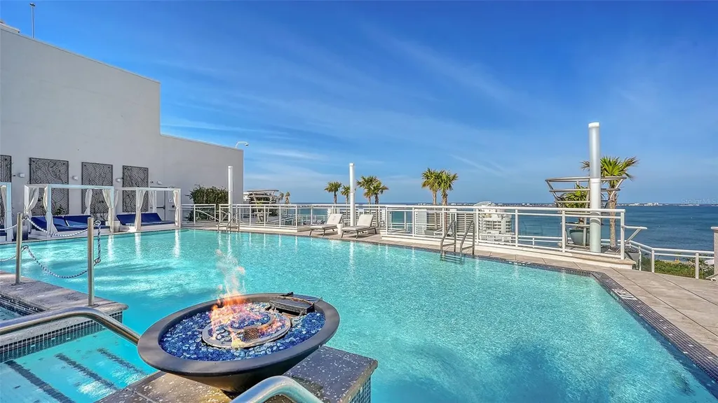 540 N Tamiami Trail Sarasota FL 34236