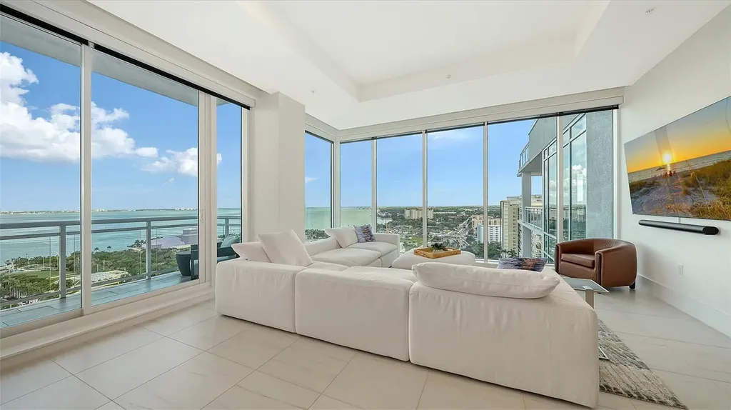 540 N Tamiami Trail Sarasota FL 34236