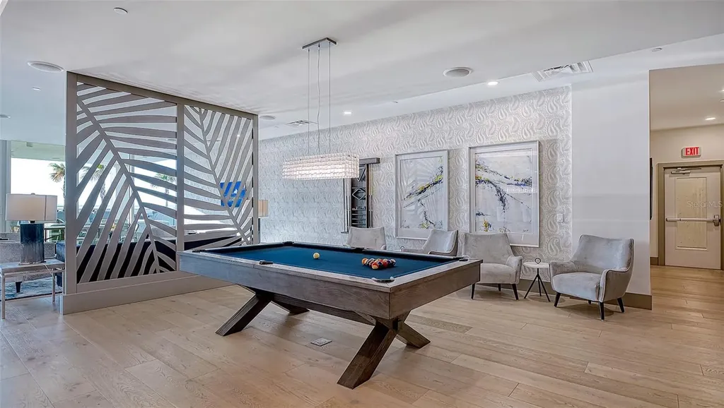 540 N Tamiami Trail Sarasota FL 34236