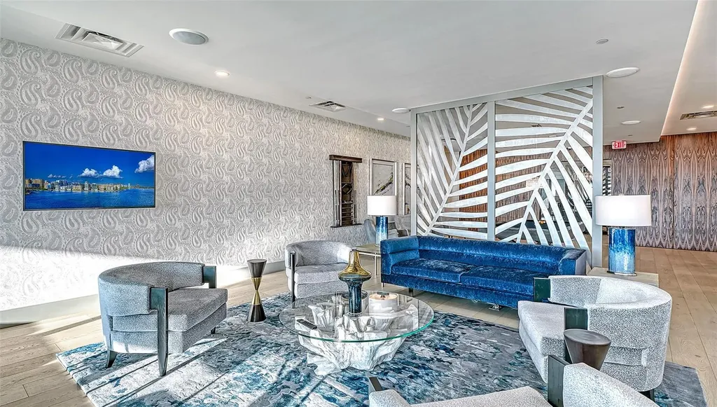 540 N Tamiami Trail Sarasota FL 34236