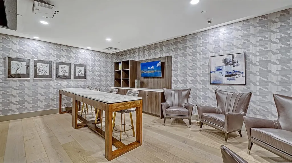 540 N Tamiami Trail Sarasota FL 34236