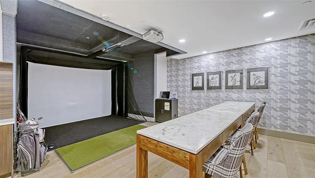 540 N Tamiami Trail Sarasota FL 34236