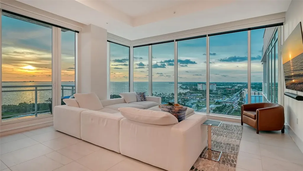 540 N Tamiami Trail Sarasota FL 34236