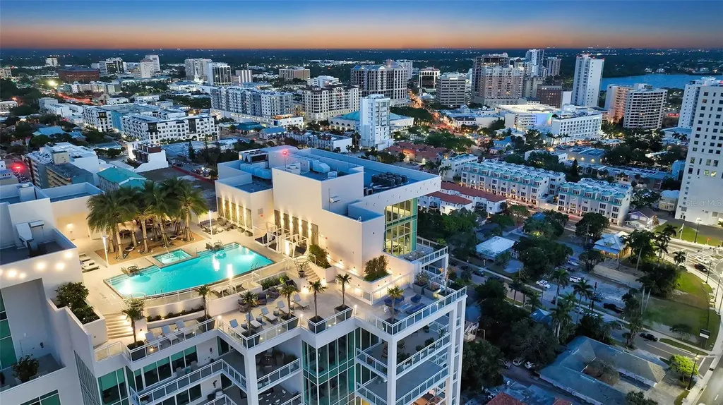 540 N Tamiami Trail Sarasota FL 34236