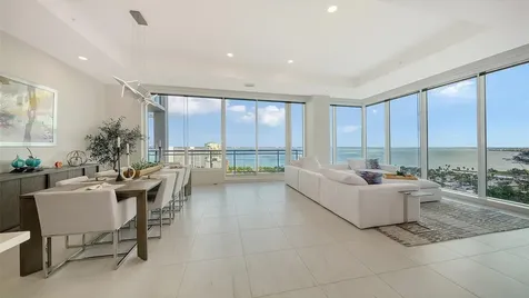 540 N Tamiami Trail Sarasota FL 34236