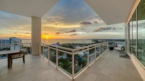 540 N Tamiami Trail Sarasota FL 34236