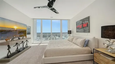540 N Tamiami Trail Sarasota FL 34236