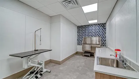 540 N Tamiami Trail Sarasota FL 34236