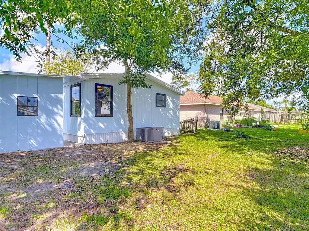1585 Tuscaloosa Avenue Daytona Beach FL 32117
