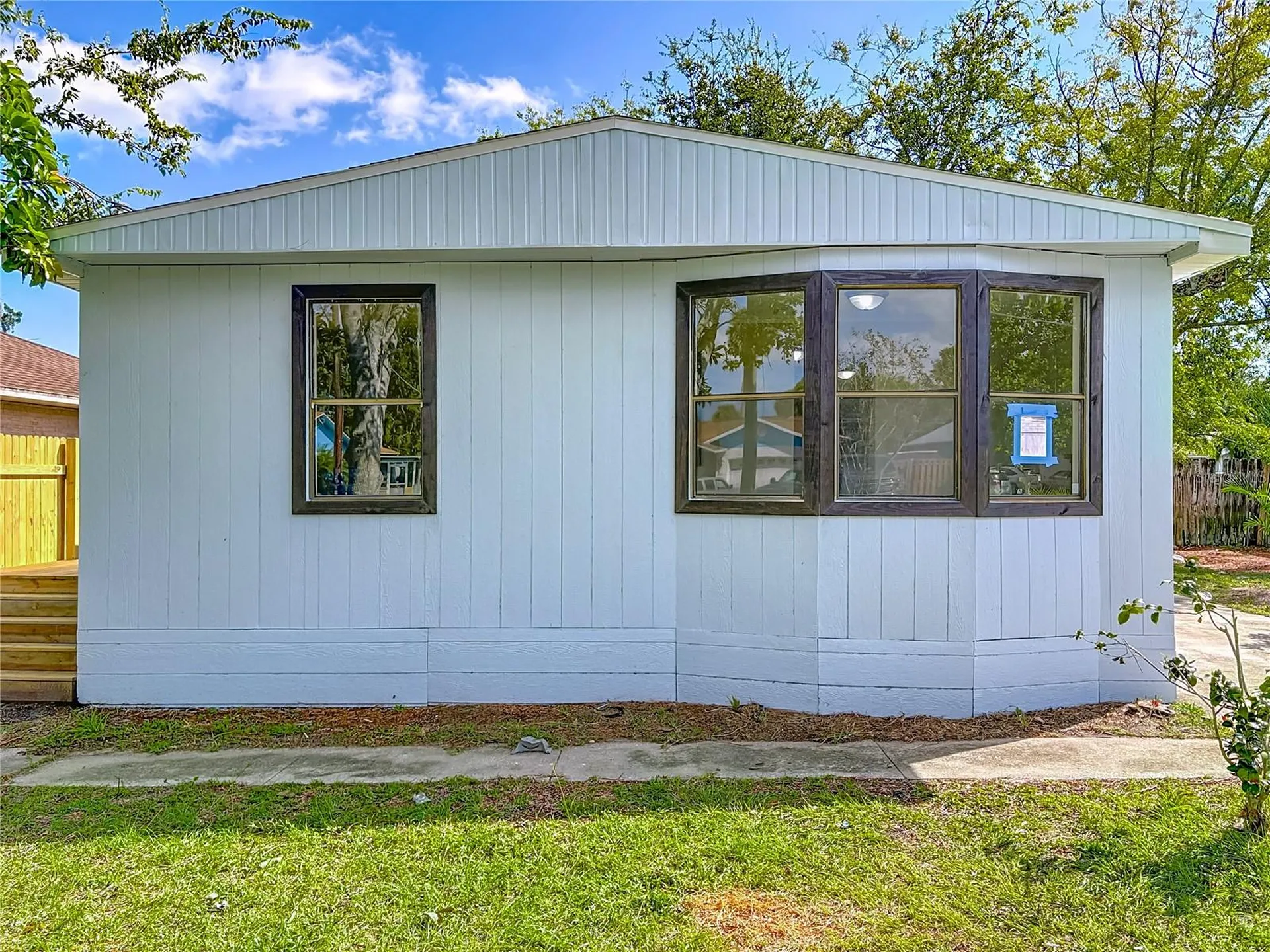 1585 Tuscaloosa Avenue Daytona Beach FL 32117
