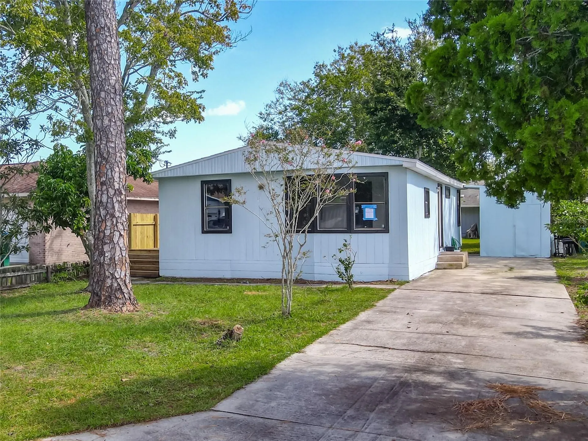 1585 Tuscaloosa Avenue Daytona Beach FL 32117
