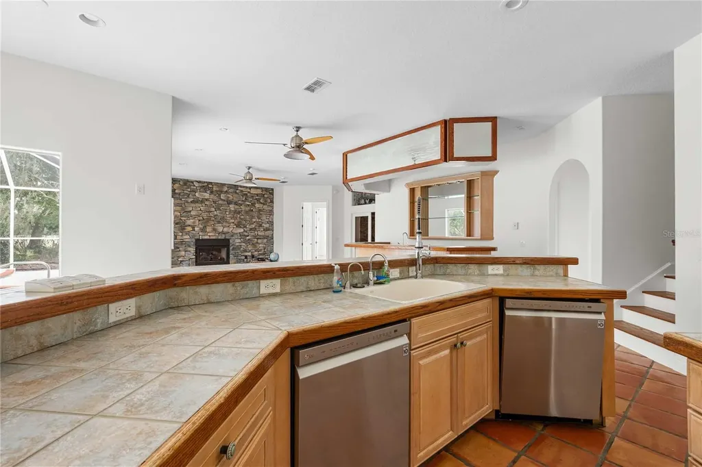 17401 S Highway 475 Summerfield FL 34491