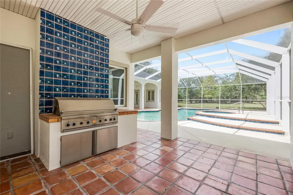 17401 S Highway 475 Summerfield FL 34491