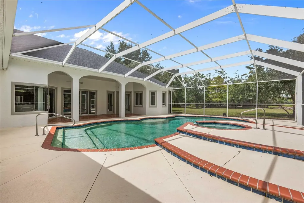 17401 S Highway 475 Summerfield FL 34491