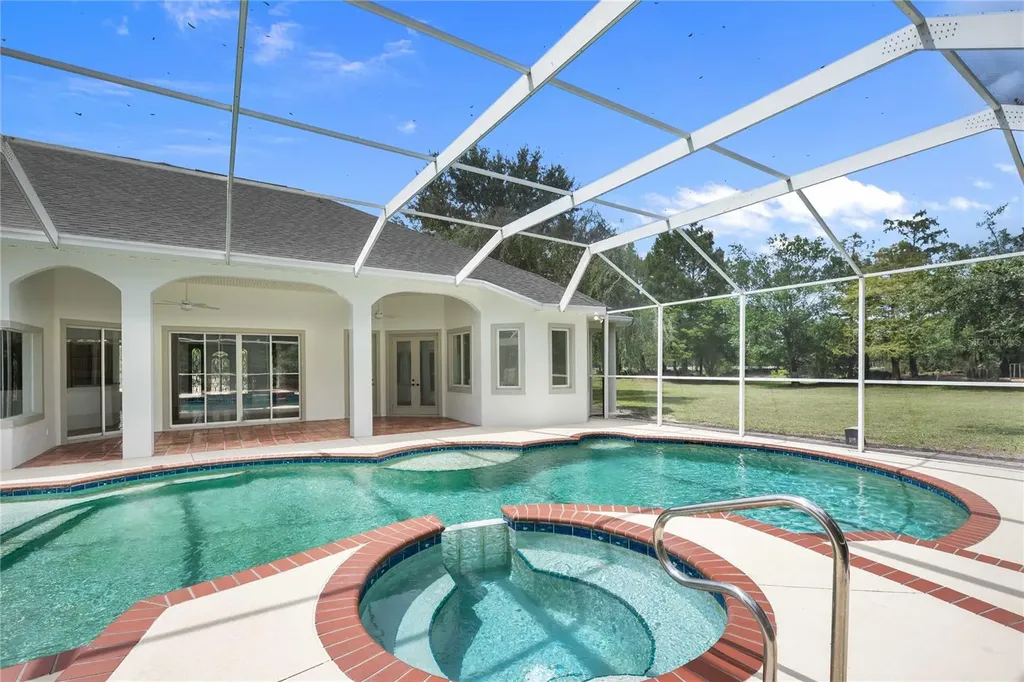 17401 S Highway 475 Summerfield FL 34491