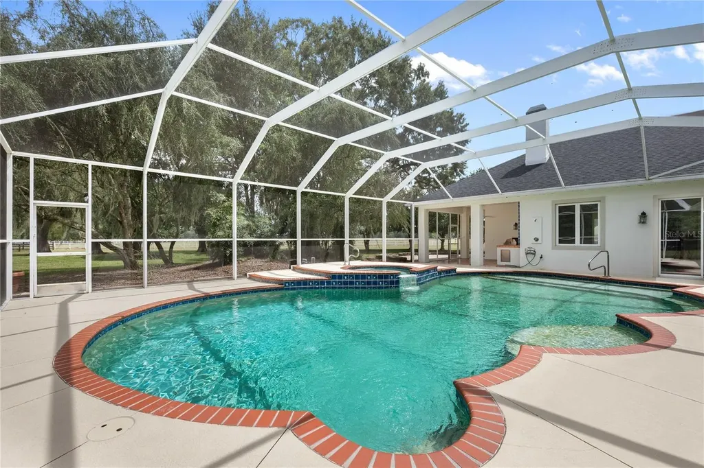 17401 S Highway 475 Summerfield FL 34491