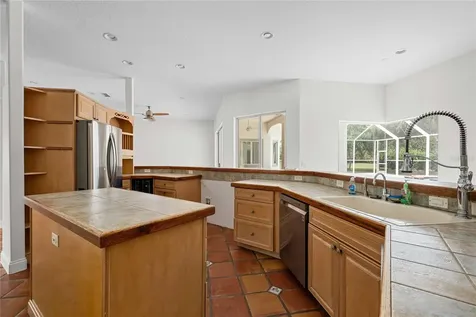 17401 S Highway 475 Summerfield FL 34491