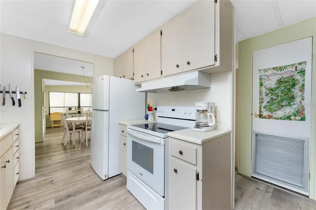 7 N Esplanade Street Englewood FL 34223