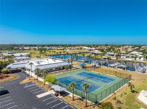 7 N Esplanade Street Englewood FL 34223