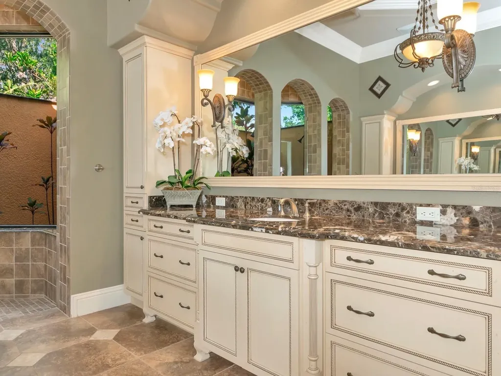 8305 Farington Court Bradenton FL 34202