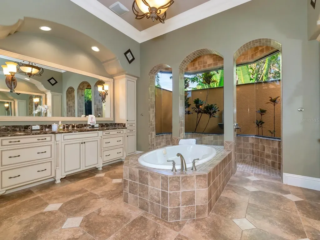 8305 Farington Court Bradenton FL 34202