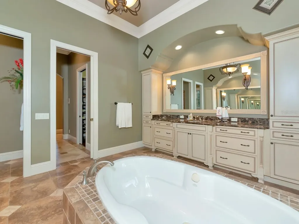 8305 Farington Court Bradenton FL 34202