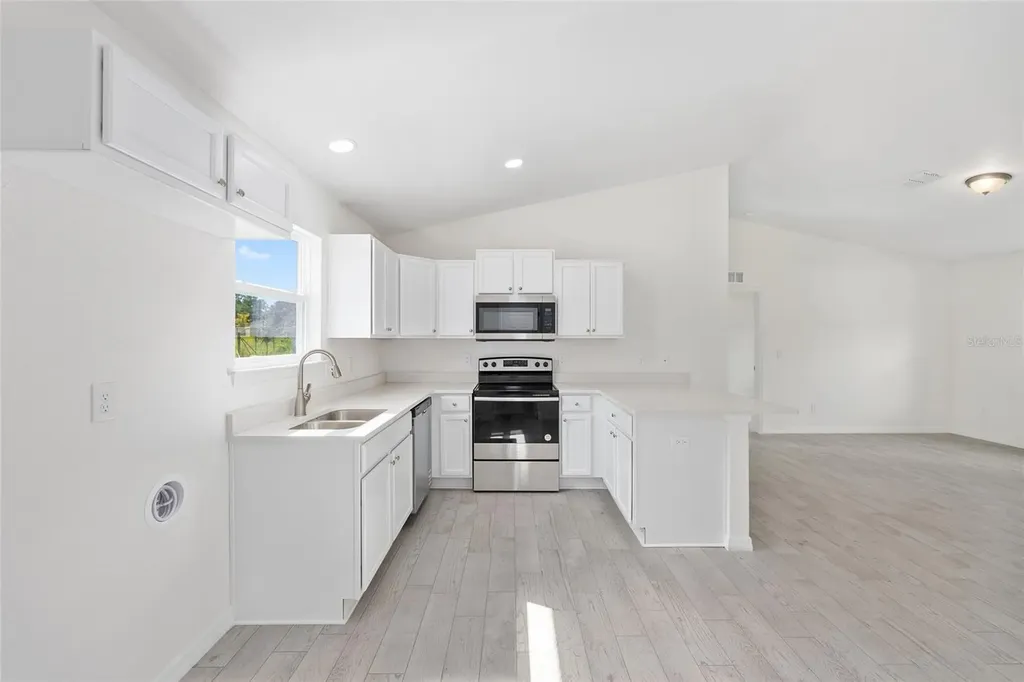 230 Oak Circle Ocala FL 34472